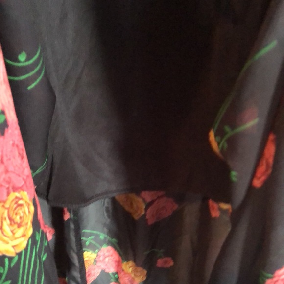 Dare 100% Polyester sheer 3xl black and pink floral with black lining maxi skirt - Picture 5 of 7